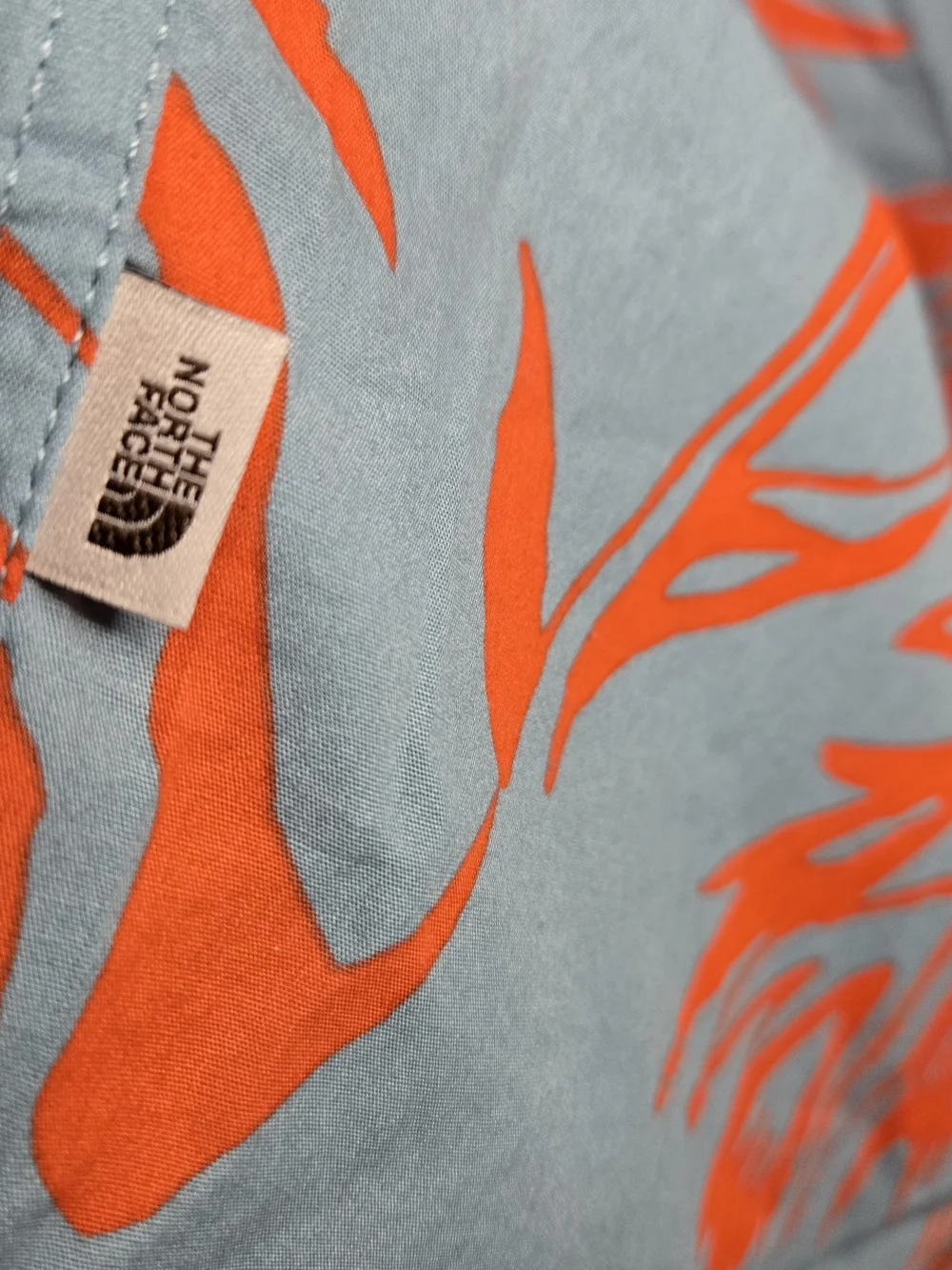 The North Face 100% Cotton Baytrail Med Button Up Shirt NWT Mens Blue Orange